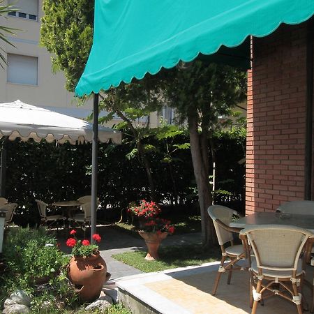 Hotel Vera مارينا دي ماسا المظهر الخارجي الصورة
